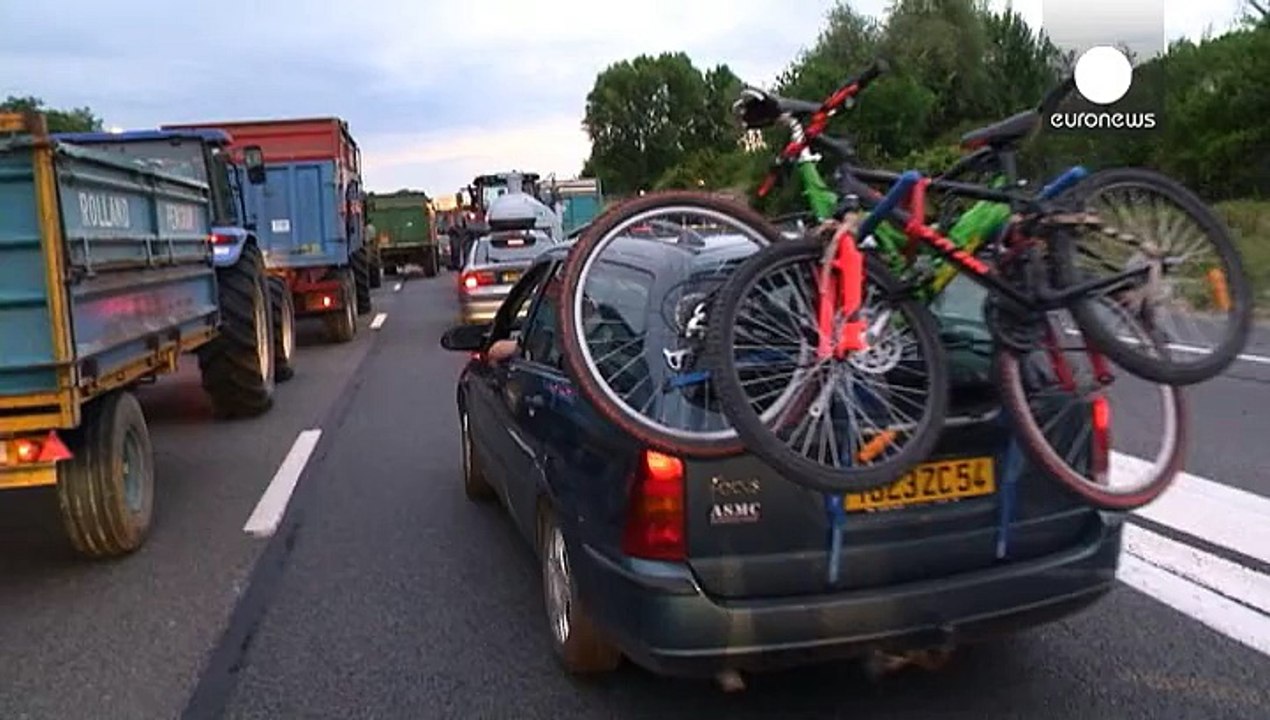 Nichts geht mehr um Lyon: französische Landwirte blockieren weiter Autobahnen