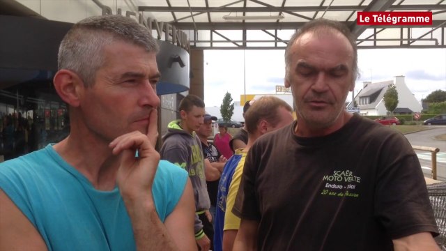 Concarneau. Les agriculteurs bloquent l'accès à l'Hypermarché Leclerc