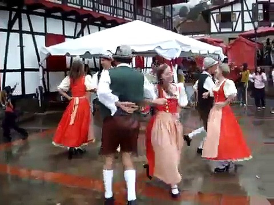 Bailes típicos alemanes en la Colonia Tovar de Venezuela