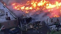 Gigantesque incendie dans un entrepôt du New Jersey