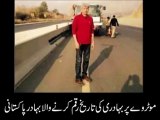 A Brave Pakistani man stopped a 22-wheeler truck on Motorway