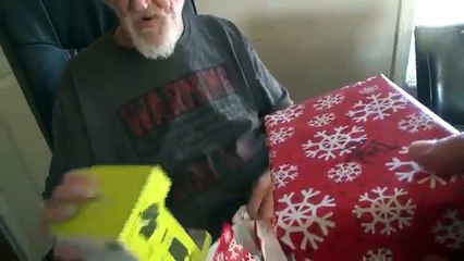 ANGRY GRANDPA RUINS CHRISTMAS! (PS4 PRANK)
