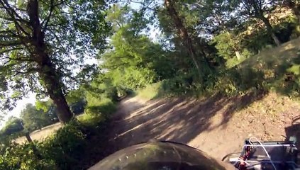 Promenade en quad dans les chemins