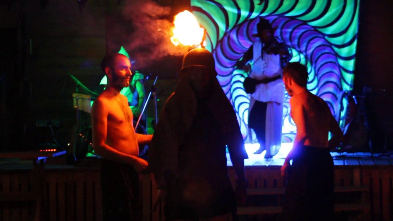 Cracheurs de feu (Troupaï)