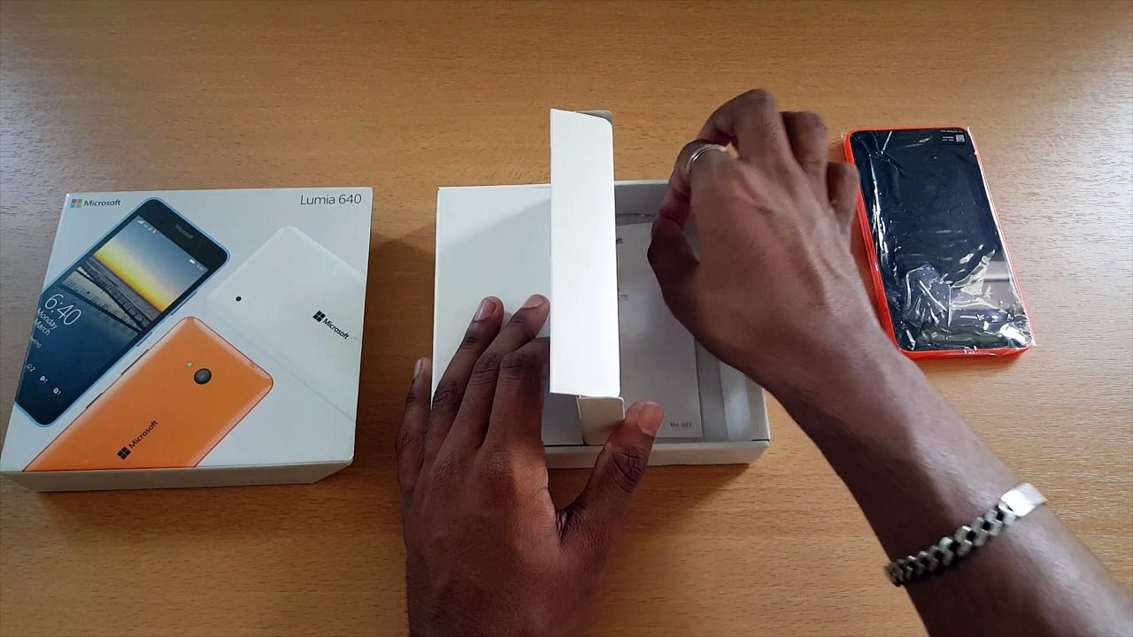 Unboxing du Microsoft Lumia 640