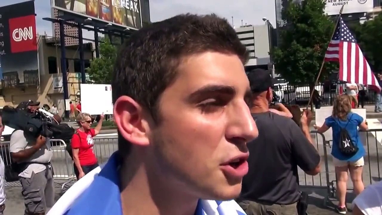 Teen Brilliantly Defends Israel At Rally In US