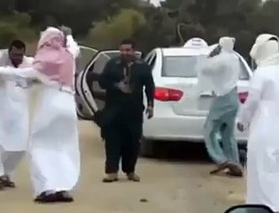 Pakistani Taxi driver and saudi dance..!