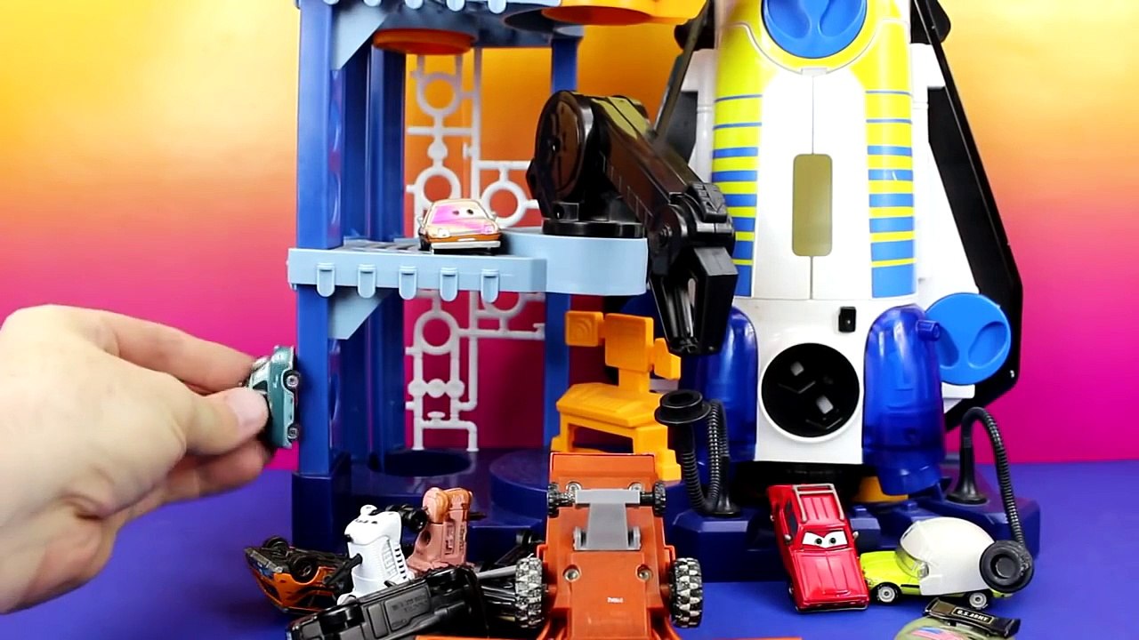 Disney Pixar Cars Army Lightning McQueen & Mater get saved by Army Sally Just4fun290 Sarge