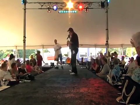 Don Adams sings 'Teddy Bear' at Elvis Week 2013 (video)