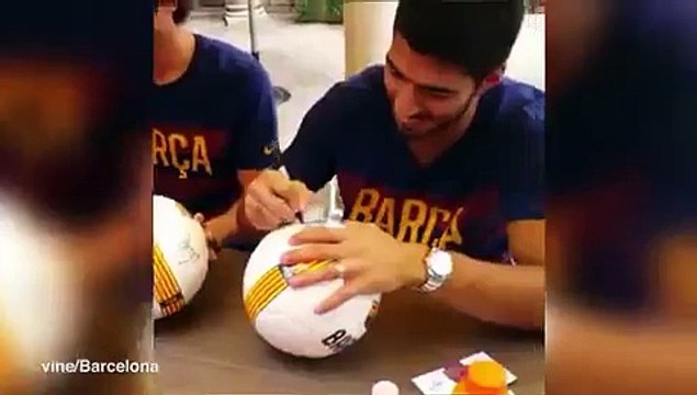 Fan Tells Barcelona s Luis Suarez He s The Best Player In The World He Disagrees