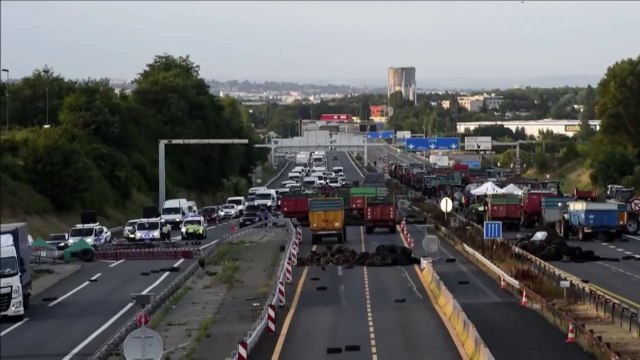 Importants blocages routiers des éleveurs à Lyon