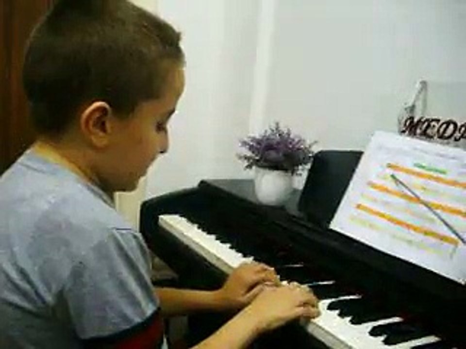 PİYANO DERSİ-MEDARMONİ SANAT AKADEMİSİ_www.medarmonisanat.com