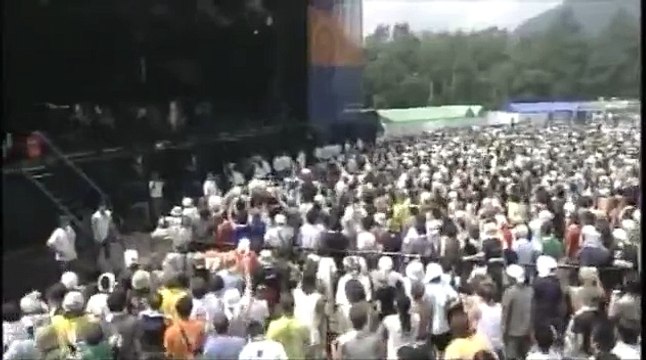 Queens of the Stone Age - live in Japan with Dave Grohl, 2002