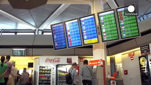 Яка криза? Німецькі туристи струмують до Греції