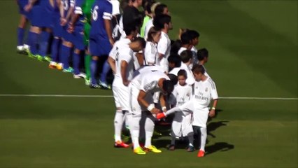 Cristiano Ronaldo Signs Autographs for Kids During Player Introductions - Dodger Stadium 8-3-13