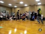 Crazy BBOY trick during breakdance battle - unbelievable