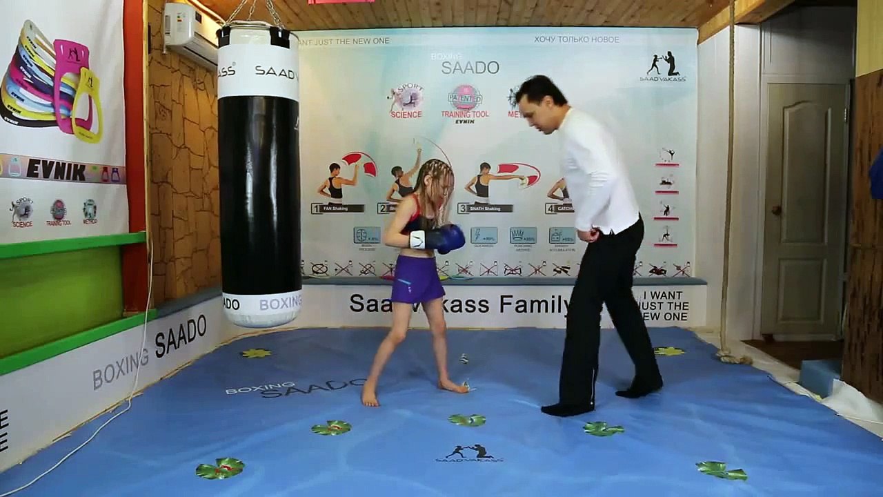 Amazing Boxing! The FASTEST GIRL (CАМАЯ БЫСТРАЯ ДЕВОЧКА).
