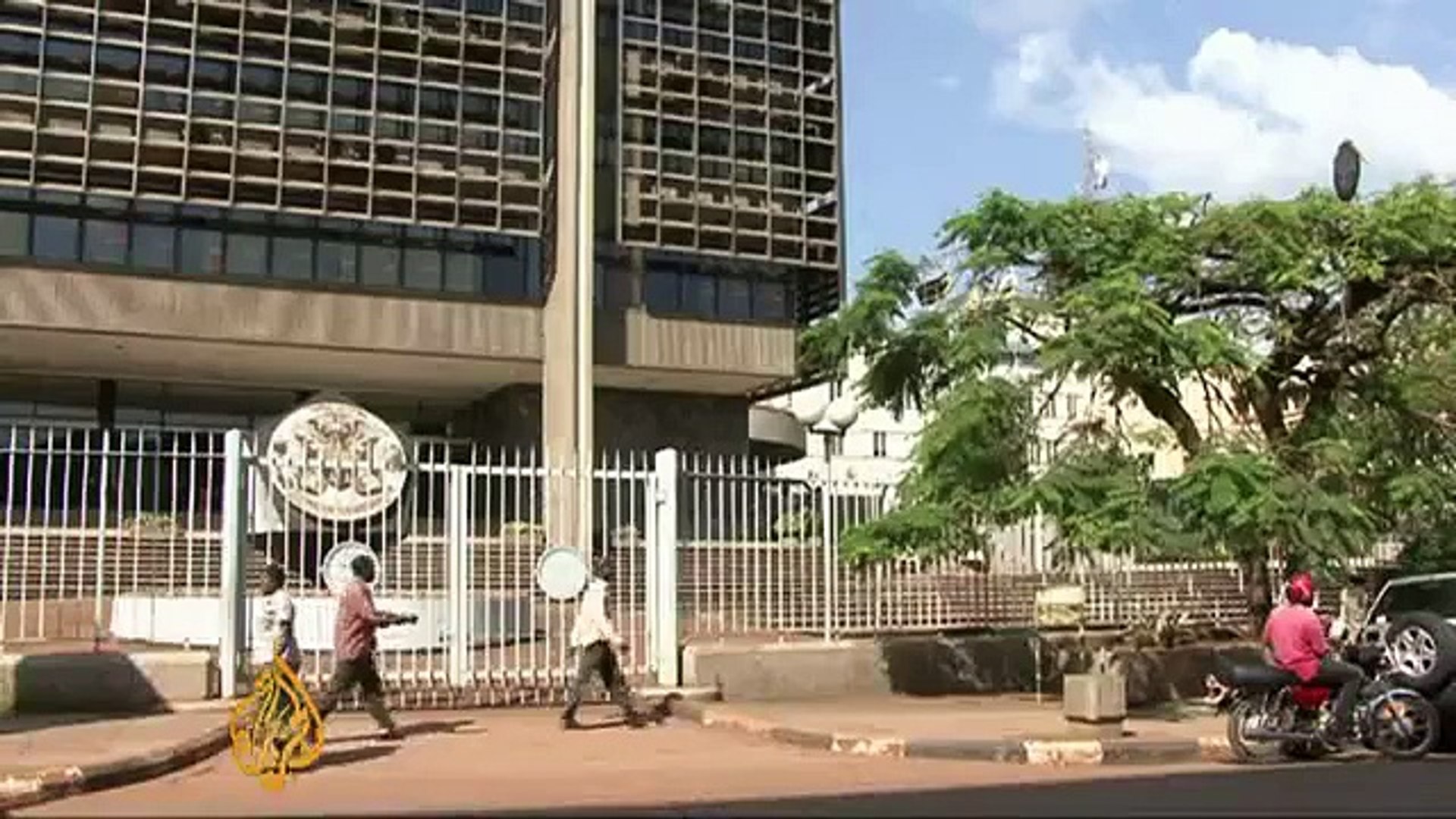 Ugandan shopkeepers strike over cost of loans