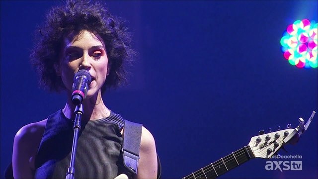 St. Vincent - Rattlesnake (Coachella 2015, Weekend 2)