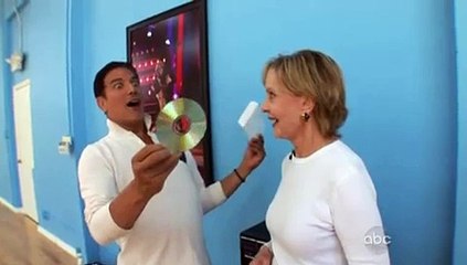 Florence Henderson, Mrs.Brady Tango's to The Brady Bunch Theme