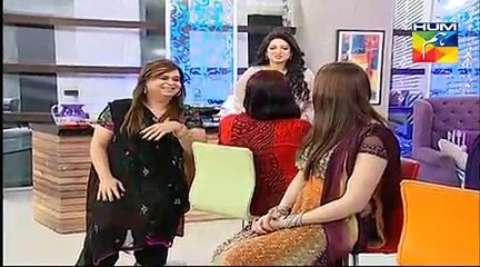 See what game Khuwaja-Sira are Playing in Sanam Jung's Morning Show
