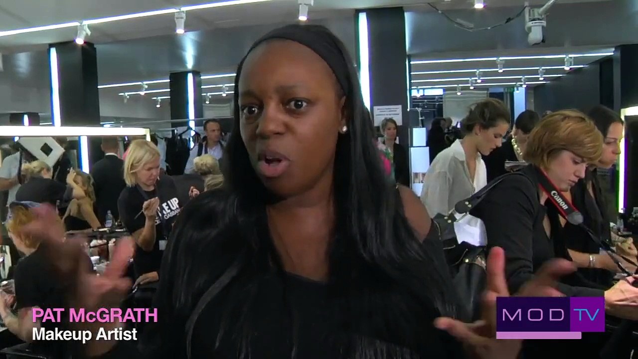 DOLCE & GABBANA SPRING 2011 - Supermodels Backstage - MODTV