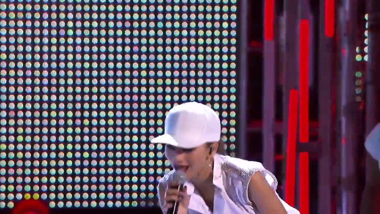 Zendaya "Replay" at the 2014 RDMA | Radio Disney Music Awards | Radio Disney