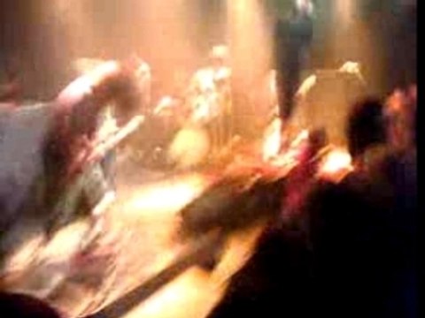 Deftones nosebleed - live trabendo 8avril2007