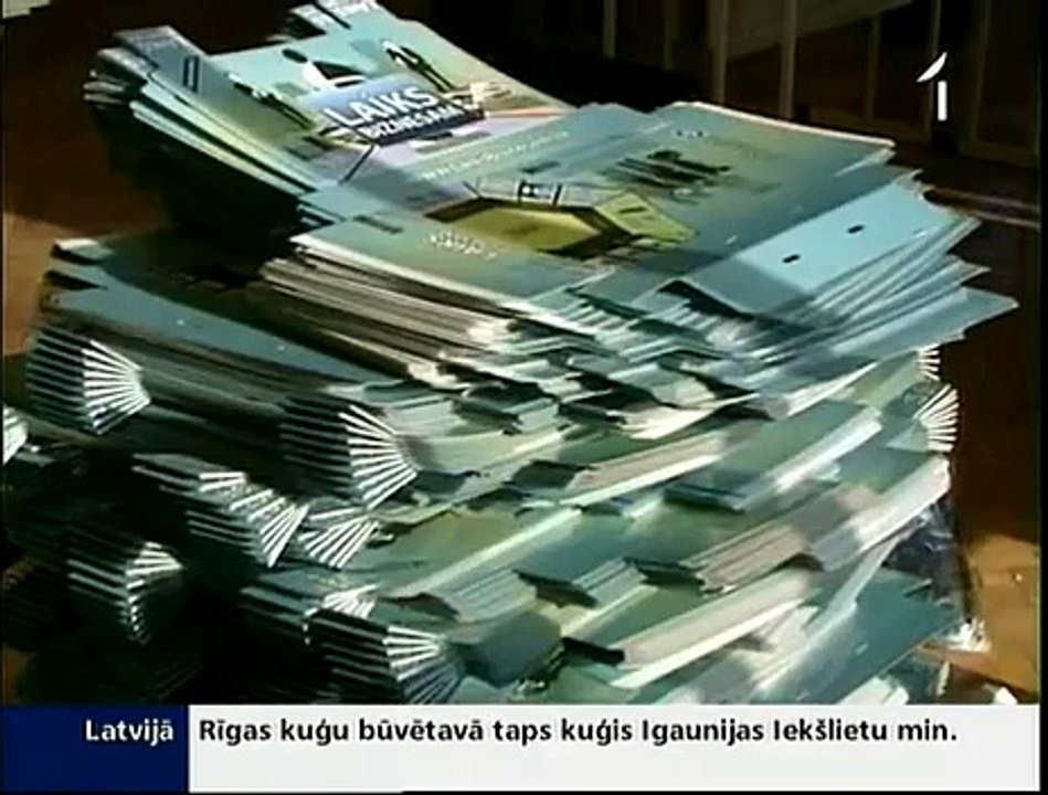 Students rada uzņēmējdarbības galda spēli