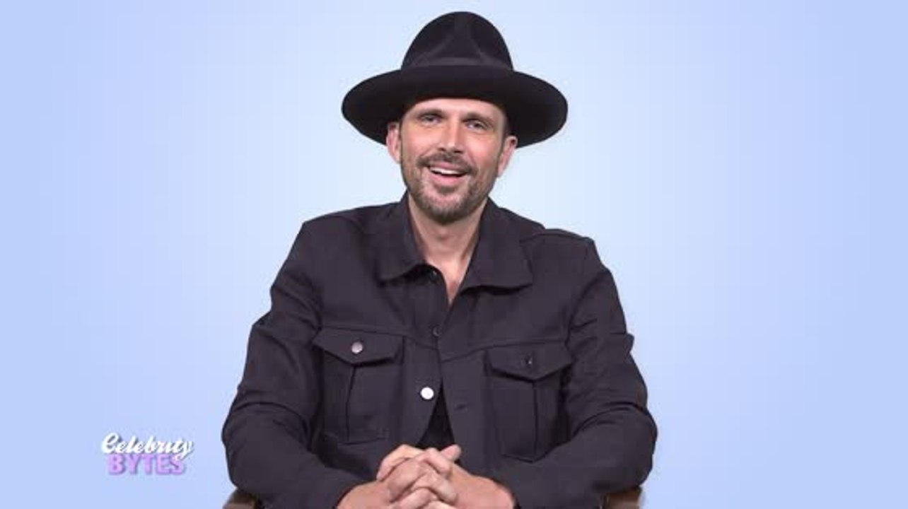 Ashley Hamilton Talks Being Raised By Rod Stewart And George Hamilton And How The Mixed Clan Is Full Of Love