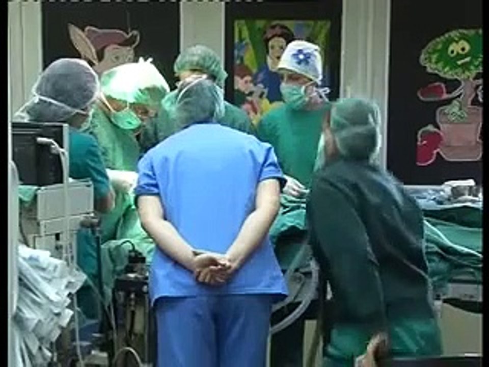 dr Ivan Rakić (Dečija klinika,odeljenje plastične hirurgije,Beograd)