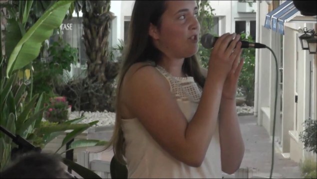 שירה בציבור עם יואל רודובסקי והגיטרה