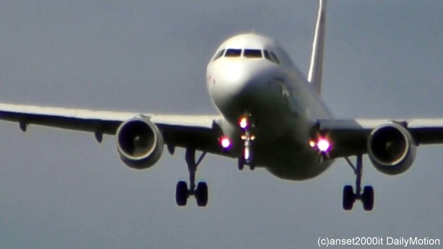 Airbus A320 Tunisair Landing in Frankfurt Airport. TS-IMH flight TU646. Plane Spotting
