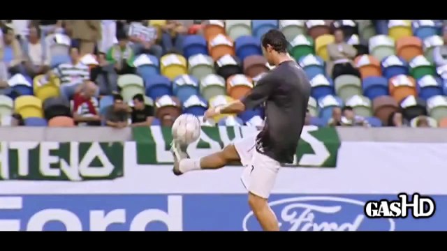 Best Football Freestyle Skills Show ● C Ronaldo,Neymar JR,Ronaldinho,Messi & Best Players HD Y