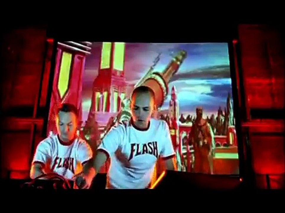 Queen and Vanguard - Flash