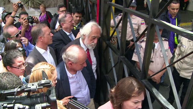 - Senadores espanhóis são impedidos de visitar Ceballos