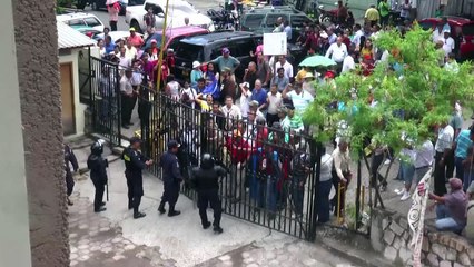 Honduras: Periodista se refugia en Comisionado de DDHH