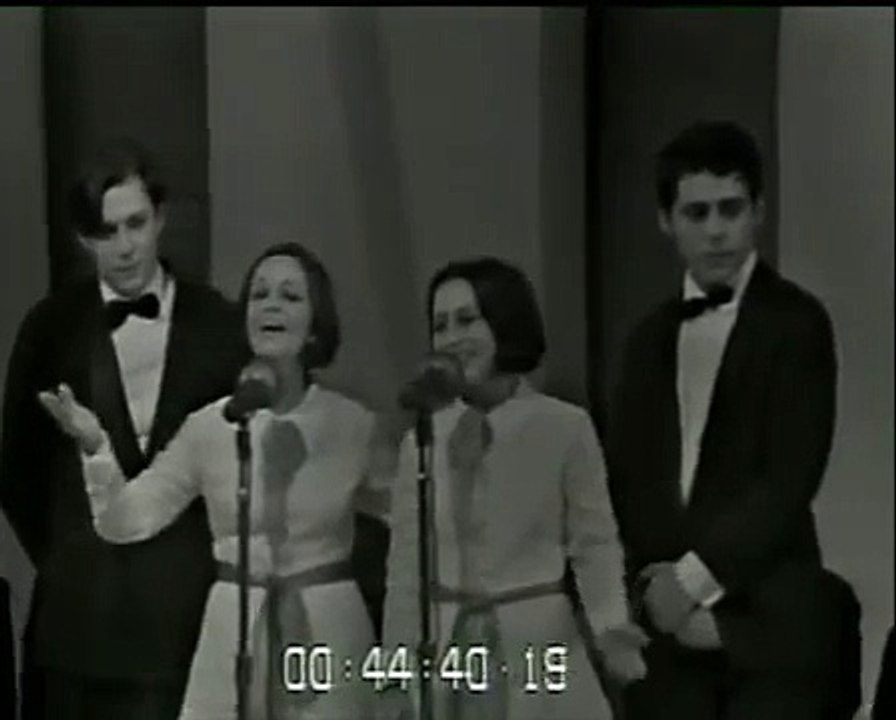 Cynara e Cybele cantam Sabiá - FIC 1968 - Rede Globo