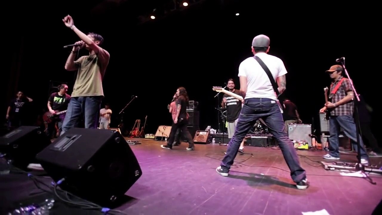 KAMIKAZEE x PAROKYA NI EDGAR x GLOC9 CONCERT PORT HUENEME CALIFORNIA 10/17/09 ORDERTAKER LIVE