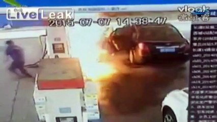 Hem kendini hem de aracını yaktı