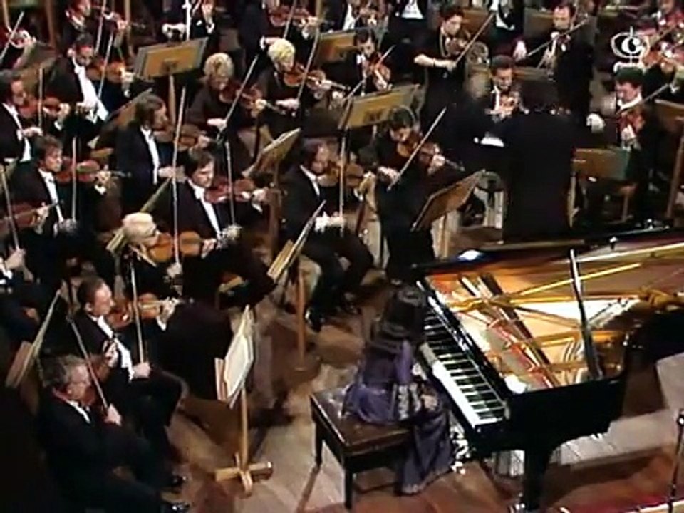 Tchaikovsky Piano Concerto No 1 FULL / Martha Argerich, piano - Charles Dutoit, conductor