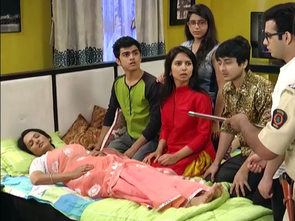 Itna Karo Na mujhe Pyar On Location. TV show  V