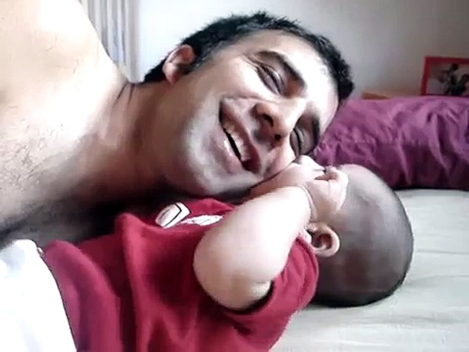 kissing daddy