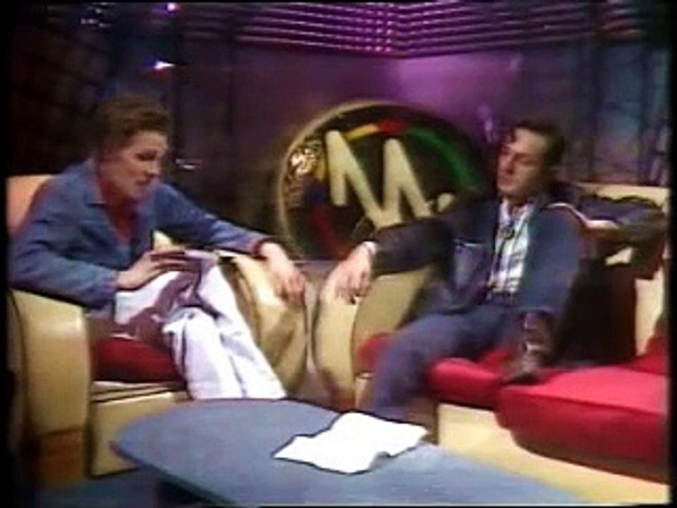 JOE STRUMMER  rare interview 1988 (UK 'Night Network CH4) The Clash