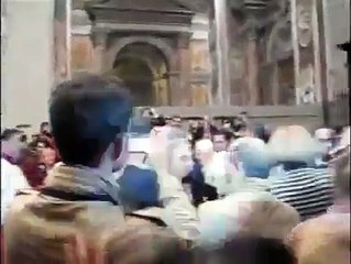AGGRESSIONE A PAPA BENEDETTO XVI - MESSA DI NATALE 24.12.2009