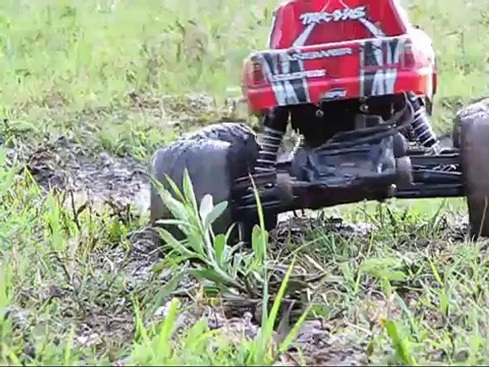 Stampede VXL Mud Bogging