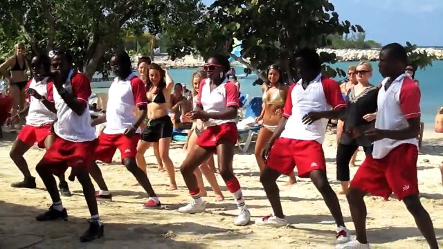 Jamaican Riu dancers