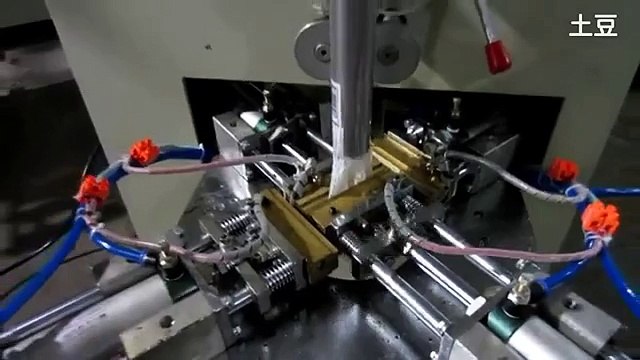 Automatic pyramid bag packaging machine for liquid vertical FFS machinery with photocell eye