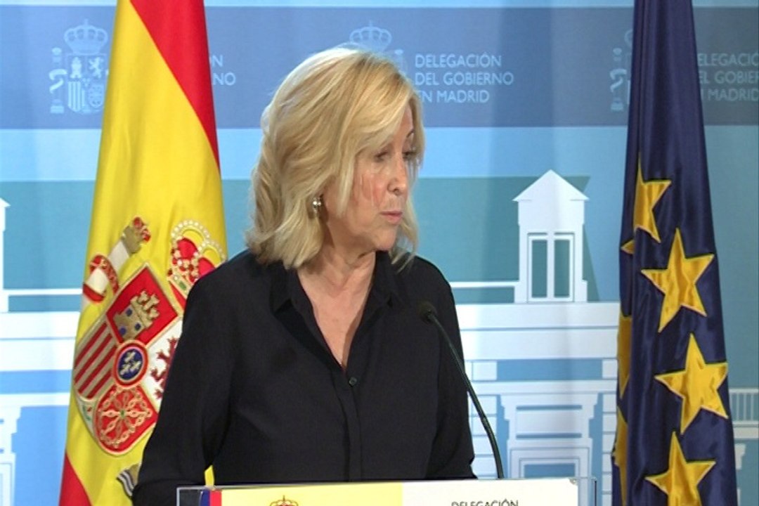 Dancausa dice que Colau tiene que "cumplir la ley"