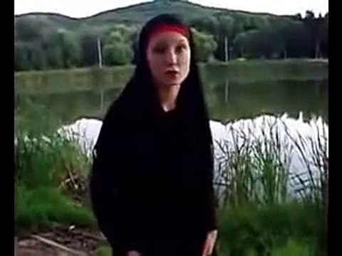 European girl telling how she converted to ISLAM.